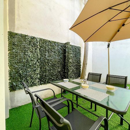 Soho Modern 55Sqm Studio With Secret Garden Apartment Athena Bagian luar foto