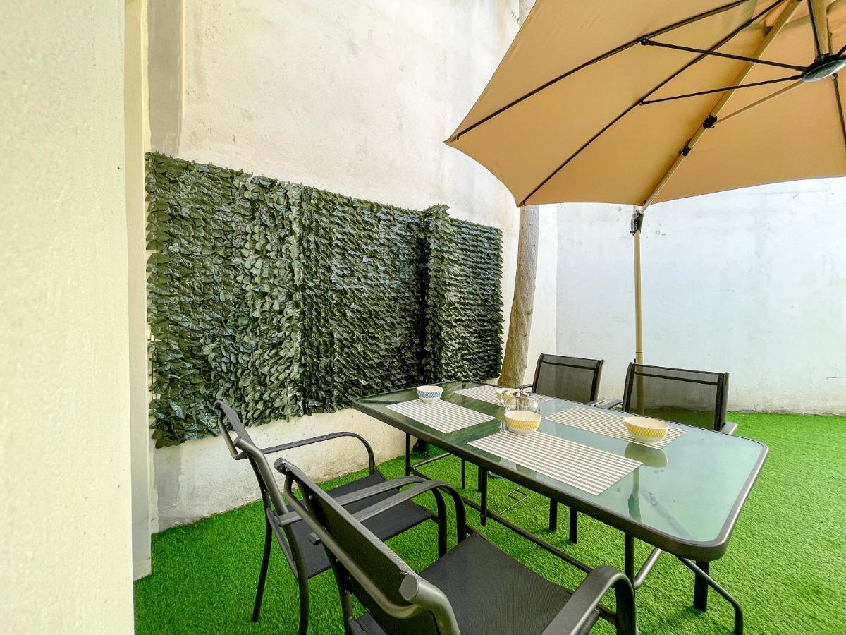 Soho Modern 55Sqm Studio With Secret Garden Apartment Athena Bagian luar foto